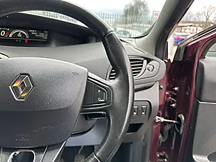Used 2015 Renault Grand Scenic Dynamique Nav Red - Interior and Exterior details 17