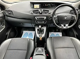 Used 2015 Renault Grand Scenic Dynamique Nav Red - Interior and Exterior details 18
