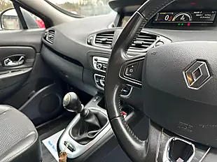 Used 2015 Renault Grand Scenic Dynamique Nav Red - Interior and Exterior details 8