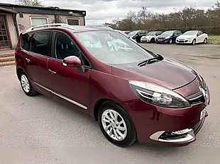 Used 2015 Renault Grand Scenic Dynamique Nav Red - Interior and Exterior details 9