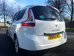 Used 2015 Renault Grand Scenic Dynamique Nav White - Interior and Exterior details 10