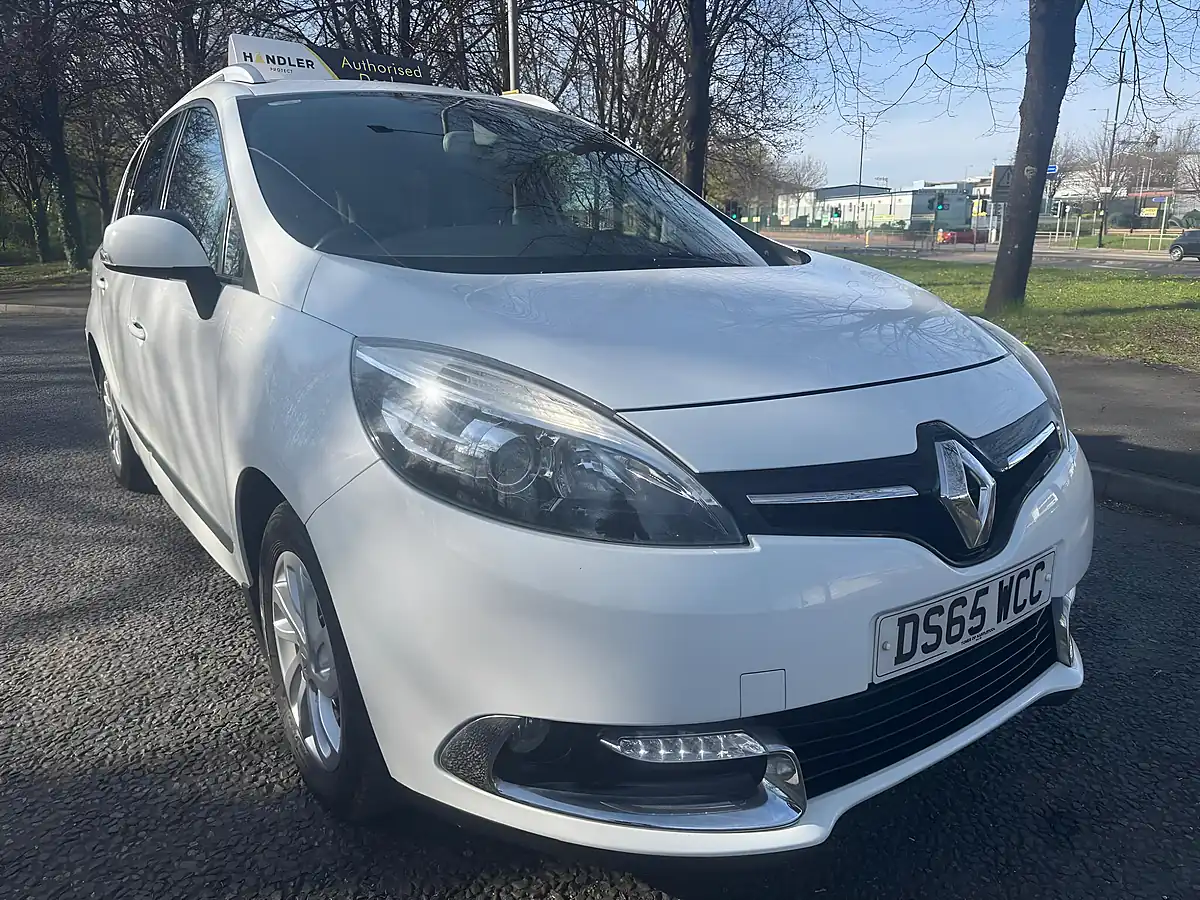 Used 2015 Renault Grand Scenic Dynamique Nav White - Interior and Exterior details 13