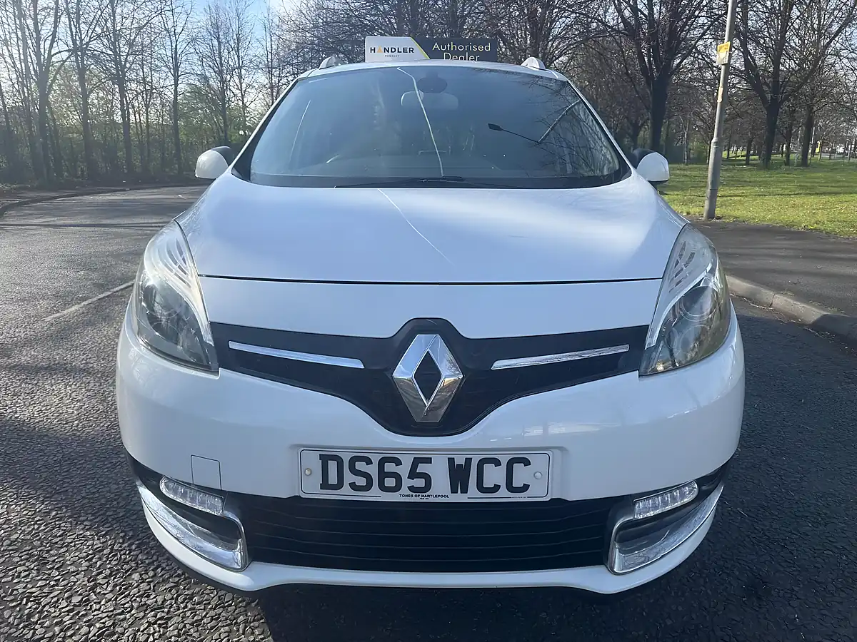 Used 2015 Renault Grand Scenic Dynamique Nav White - Interior and Exterior details 3
