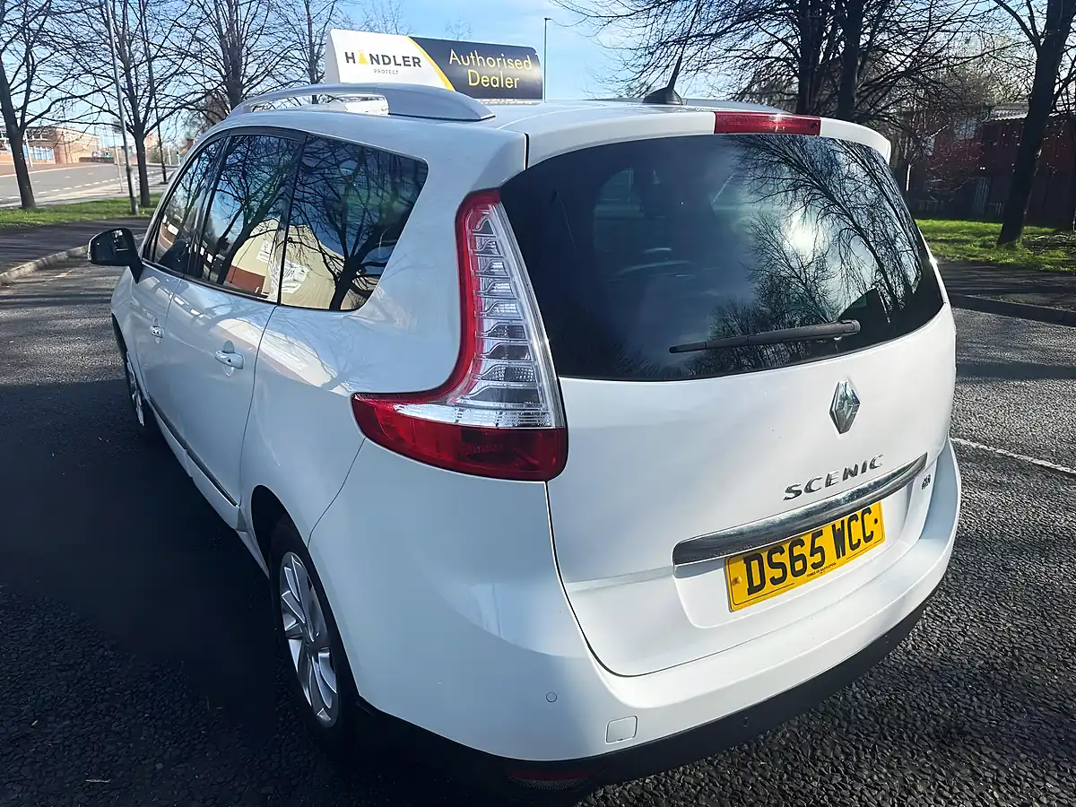 Used 2015 Renault Grand Scenic Dynamique Nav White - Interior and Exterior details 6