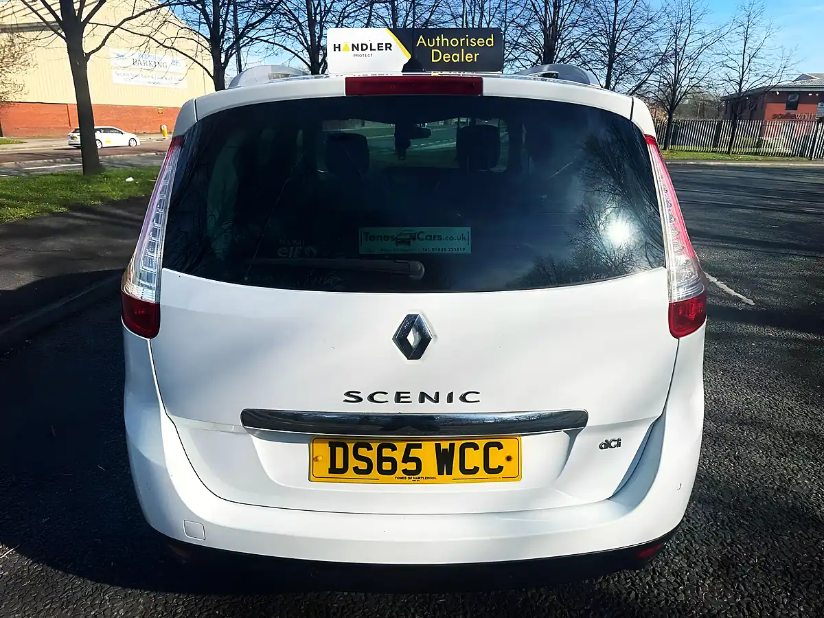 Used 2015 Renault Grand Scenic Dynamique Nav White - Interior and Exterior details 7