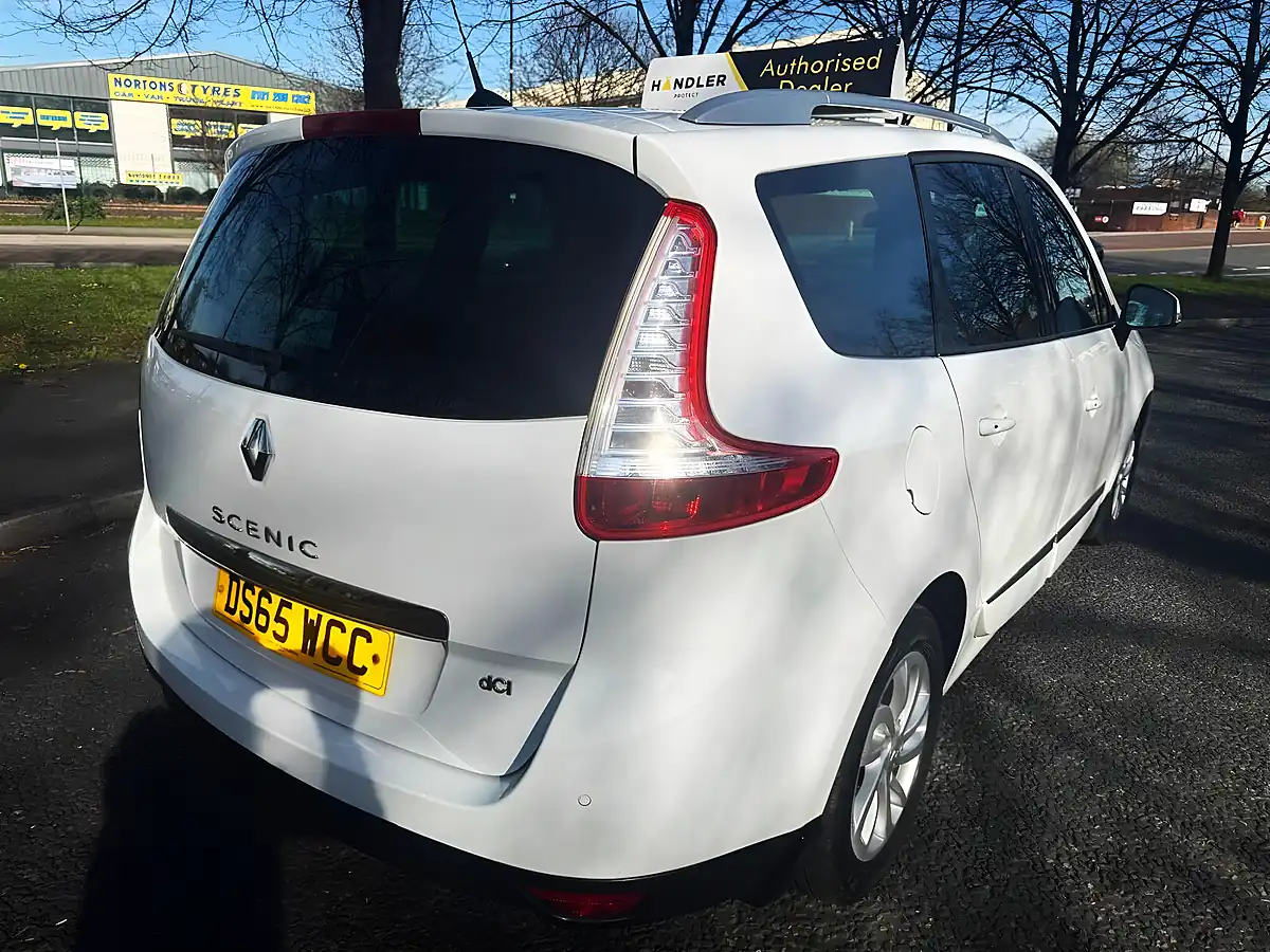 Used 2015 Renault Grand Scenic Dynamique Nav White - Interior and Exterior details 8