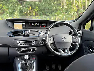 Used 2015 Renault Grand Scenic Energy Dynamique Silver - Interior and Exterior details 14