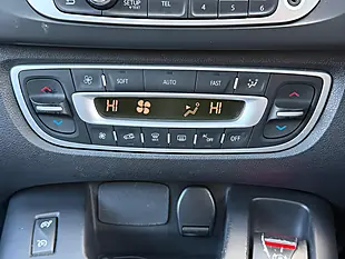 Used 2015 Renault Grand Scenic Energy Dynamique Silver - Interior and Exterior details 18