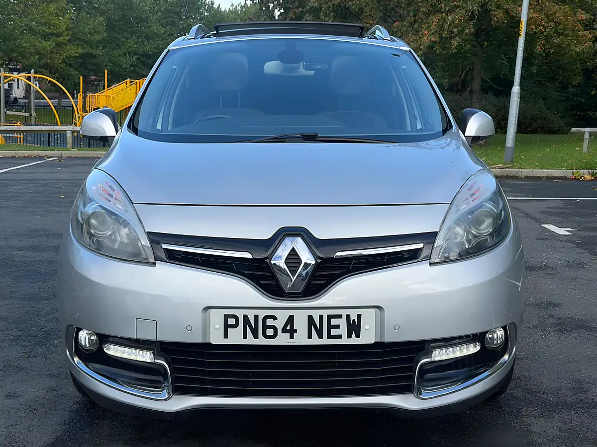 Used 2015 Renault Grand Scenic Energy Dynamique Silver - Interior and Exterior details 2