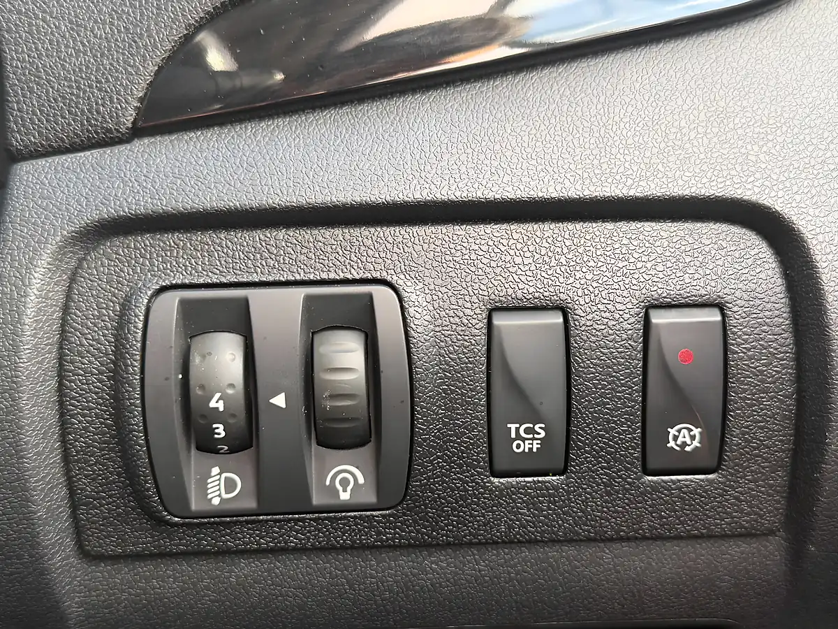 Used 2015 Renault Grand Scenic Energy Dynamique Silver - Interior and Exterior details 20