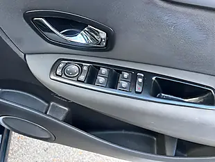 Used 2015 Renault Grand Scenic Limited Black - Interior and Exterior details 10