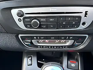 Used 2015 Renault Grand Scenic Limited Black - Interior and Exterior details 16