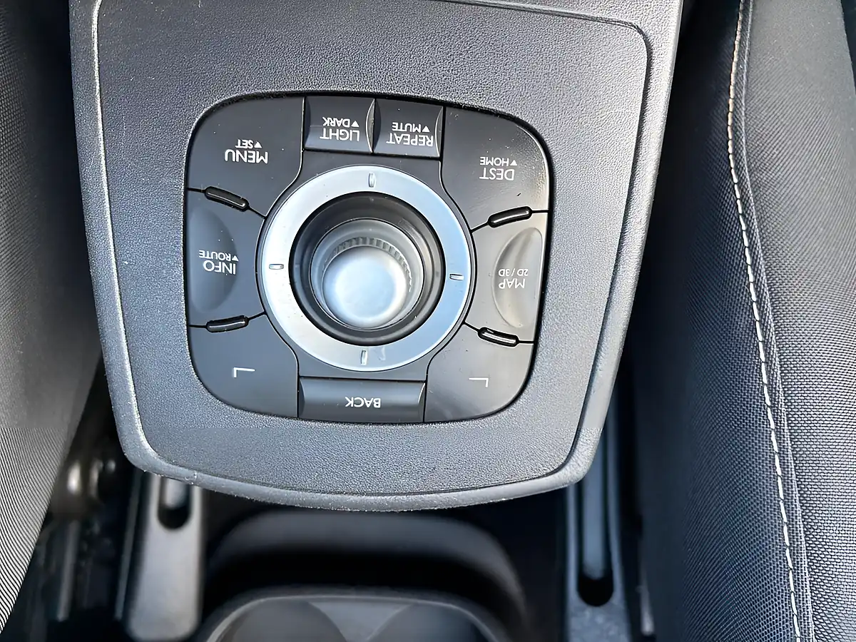 Used 2015 Renault Grand Scenic Limited Black - Interior and Exterior details 18