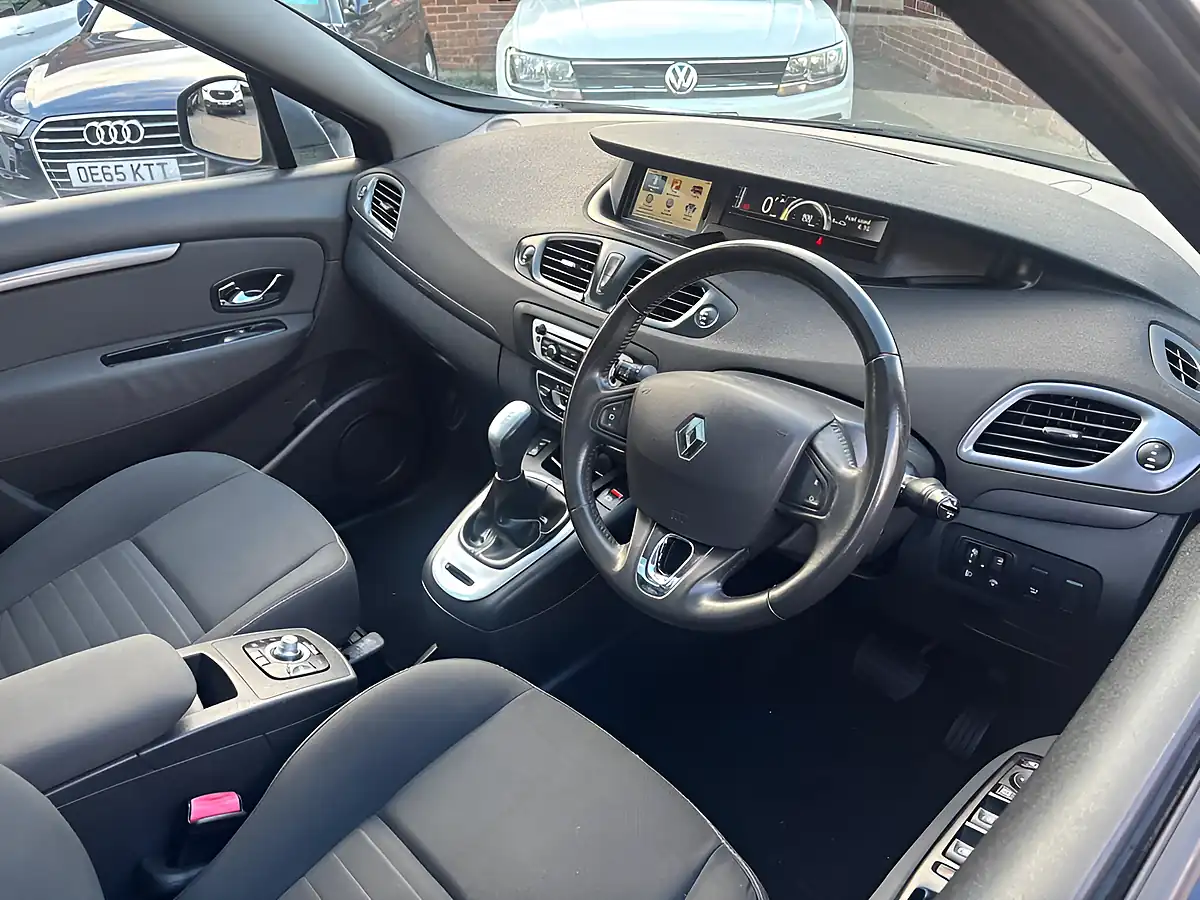 Used 2015 Renault Grand Scenic Limited Black - Interior and Exterior details 9