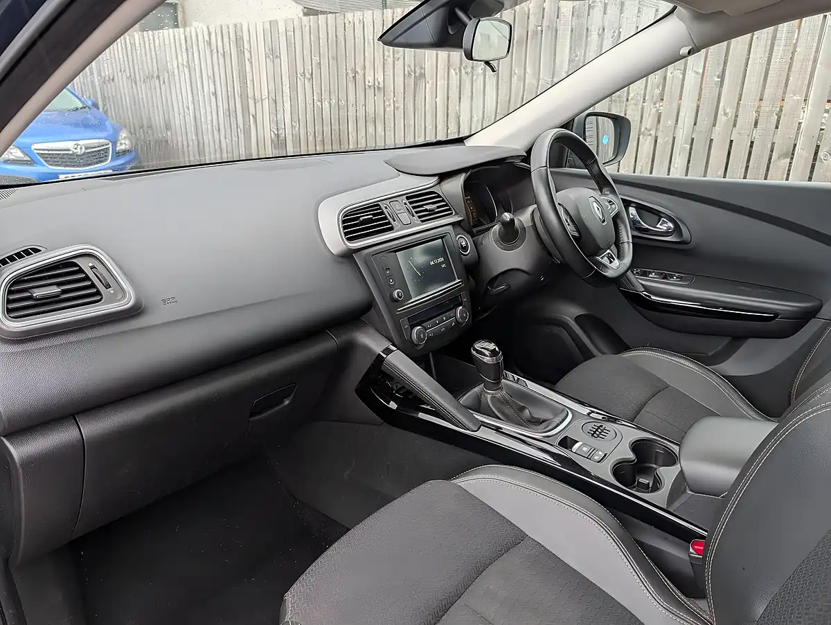 Used 2015 Renault Kadjar Dynamique S Nav Blue - Interior and Exterior details 11