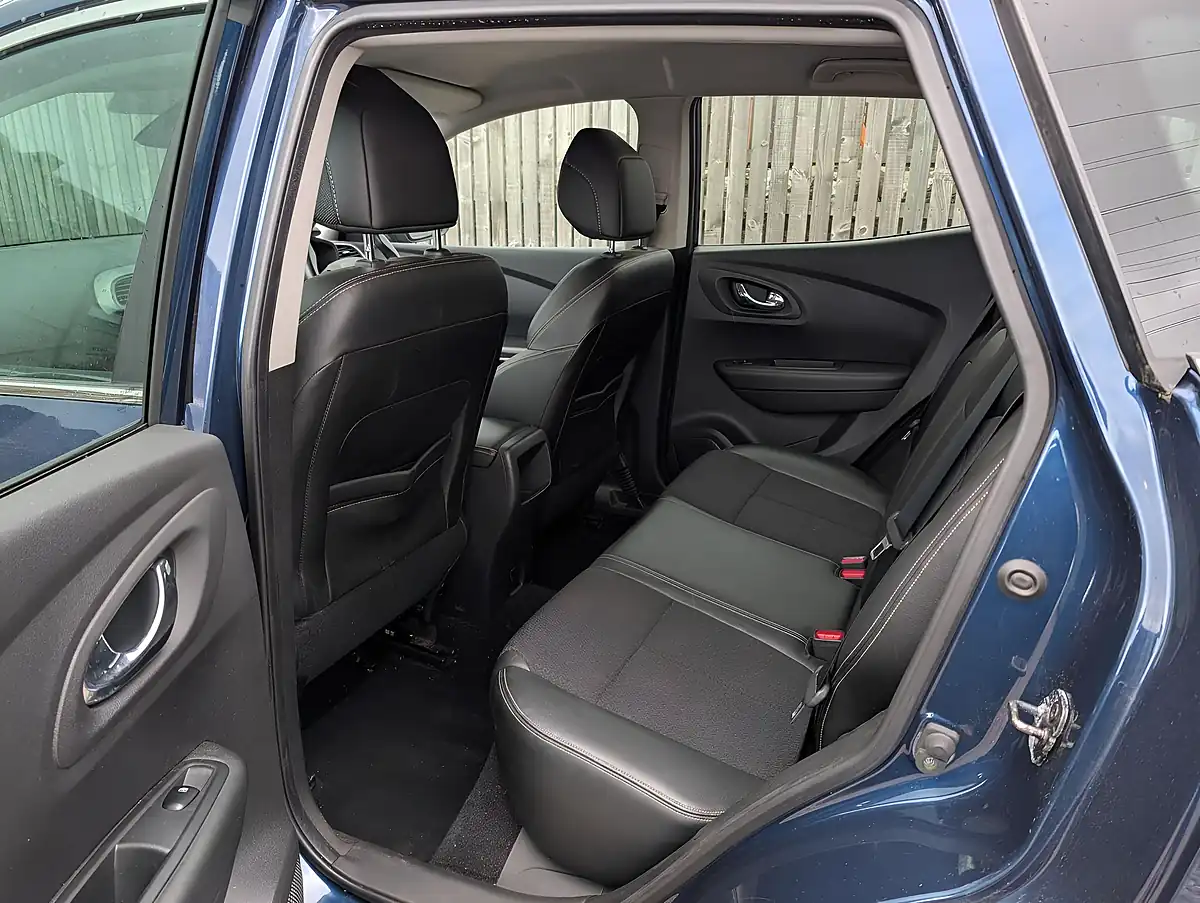 Used 2015 Renault Kadjar Dynamique S Nav Blue - Interior and Exterior details 14