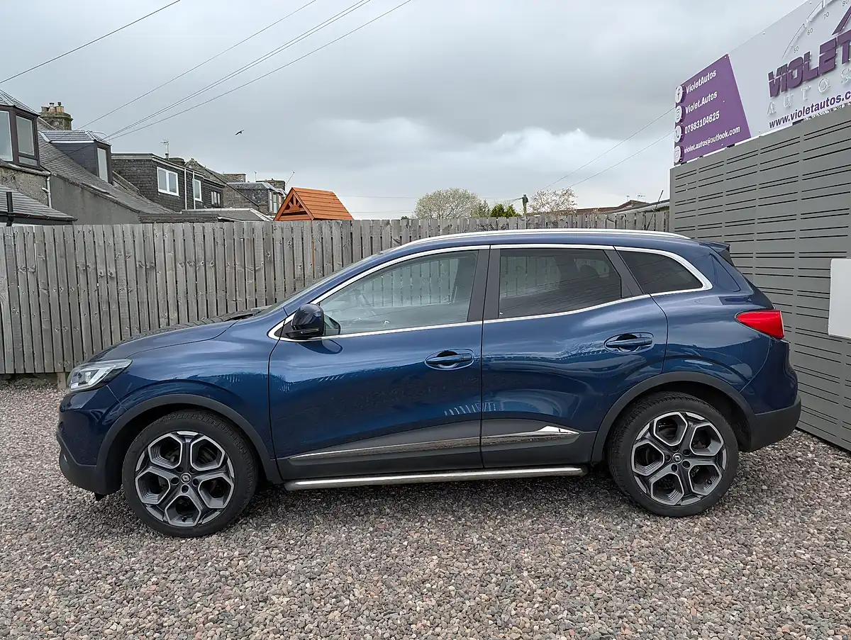 Used 2015 Renault Kadjar Dynamique S Nav Blue - Interior and Exterior details 8