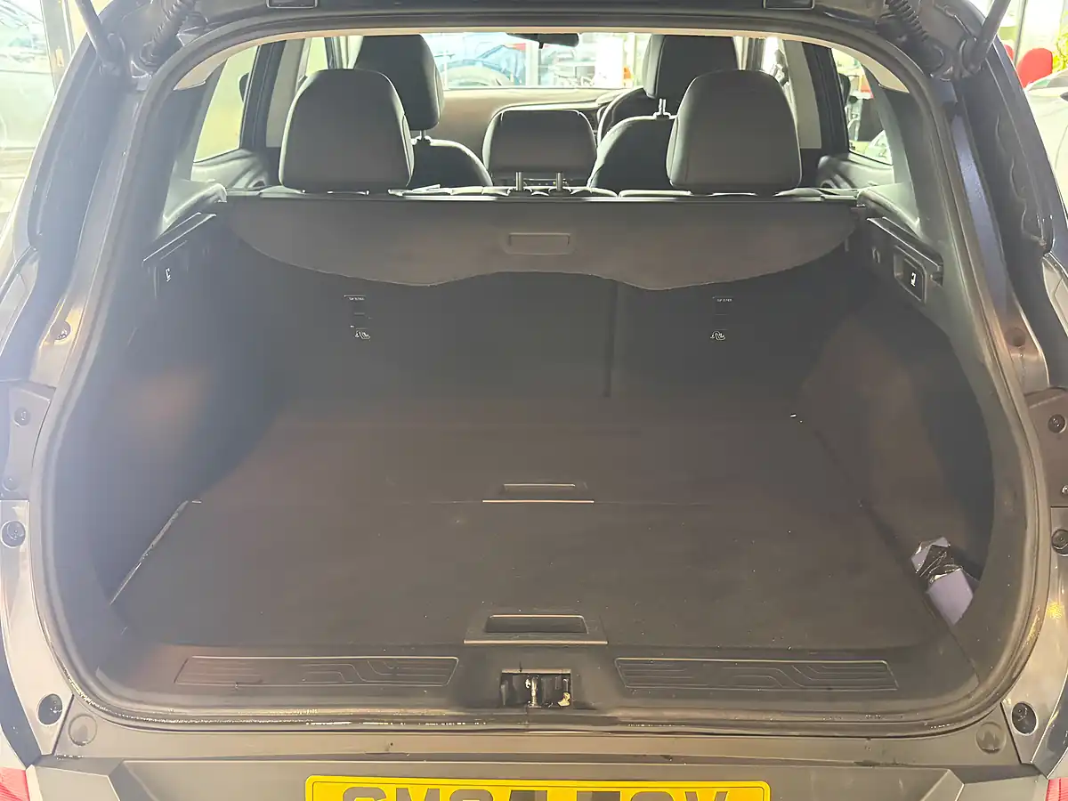Used 2015 Renault Kadjar Dynamique S Nav Grey - Interior and Exterior details 10