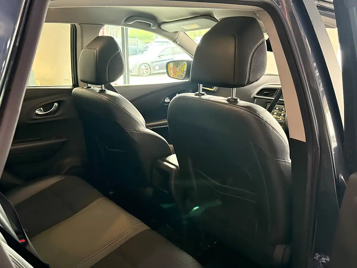 Used 2015 Renault Kadjar Dynamique S Nav Grey - Interior and Exterior details 13