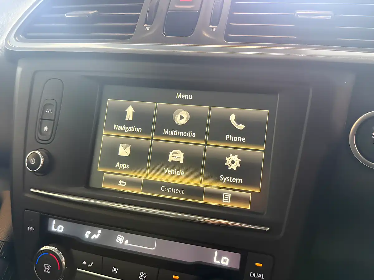 Used 2015 Renault Kadjar Dynamique S Nav Grey - Interior and Exterior details 15