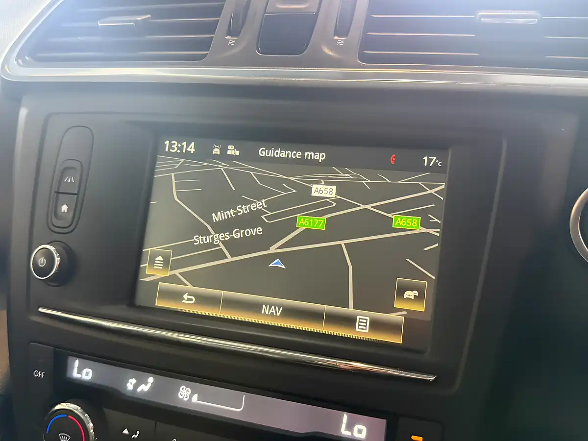 Used 2015 Renault Kadjar Dynamique S Nav Grey - Interior and Exterior details 16