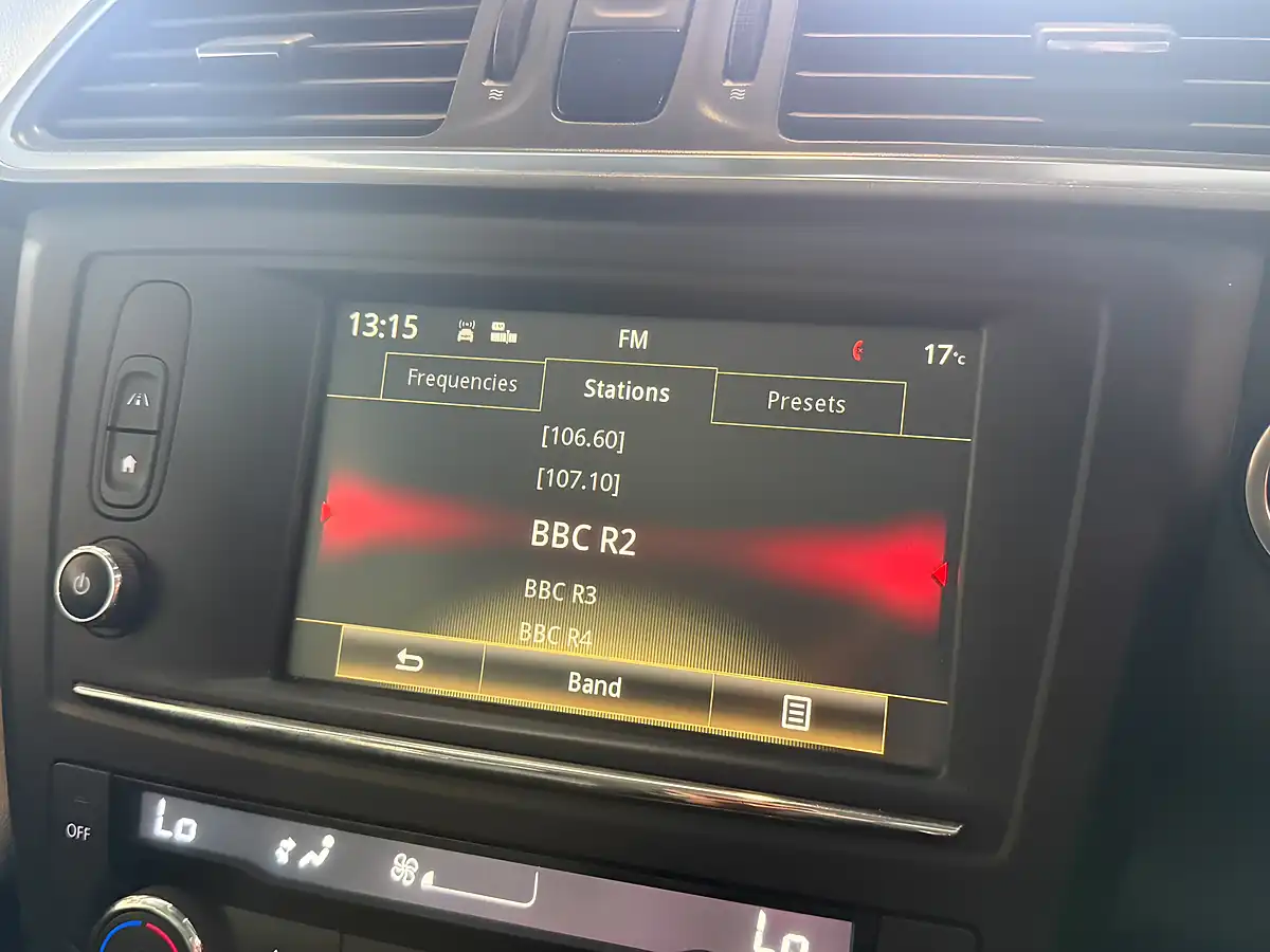 Used 2015 Renault Kadjar Dynamique S Nav Grey - Interior and Exterior details 17