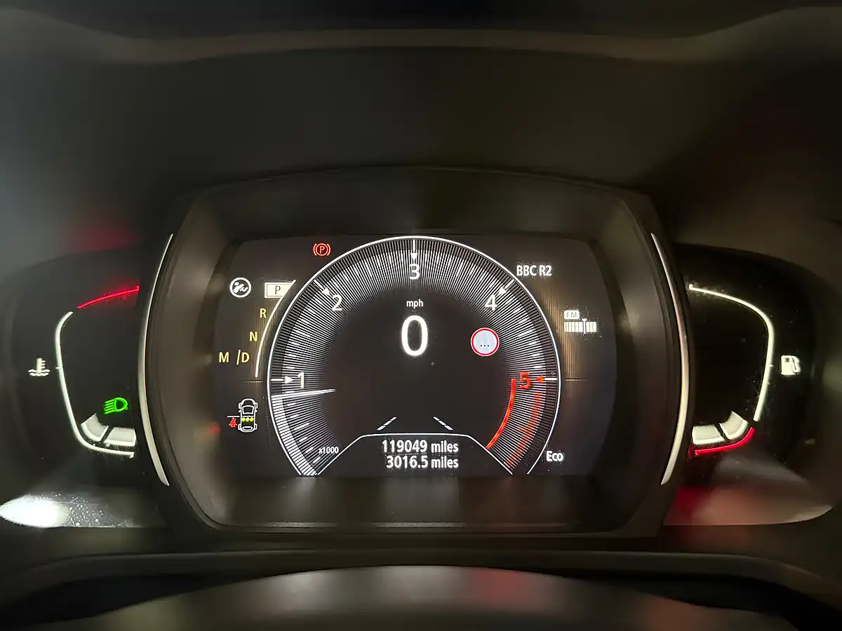 Used 2015 Renault Kadjar Dynamique S Nav Grey - Interior and Exterior details 19