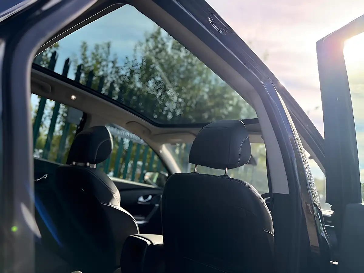 Used 2015 Renault Kadjar Signature Nav Black - Interior and Exterior details 19