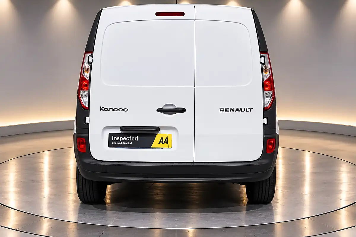 Used 2015 Renault Kangoo Mineral White - Interior and Exterior details 10