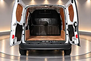Used 2015 Renault Kangoo Mineral White - Interior and Exterior details 11