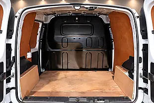 Used 2015 Renault Kangoo Mineral White - Interior and Exterior details 12