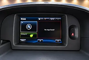 Used 2015 Renault Kangoo Mineral White - Interior and Exterior details 14