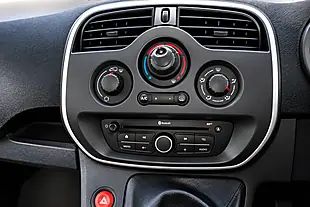 Used 2015 Renault Kangoo Mineral White - Interior and Exterior details 17