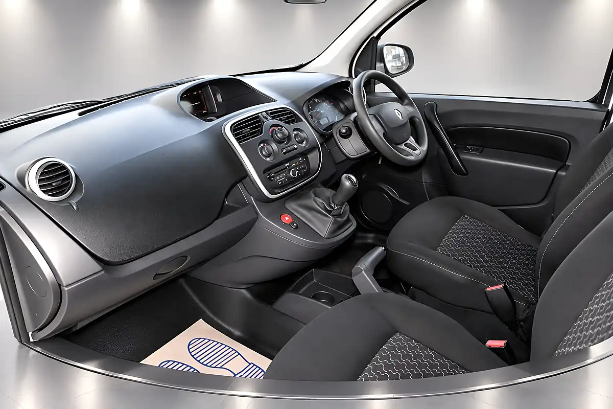Used 2015 Renault Kangoo Mineral White - Interior and Exterior details 19