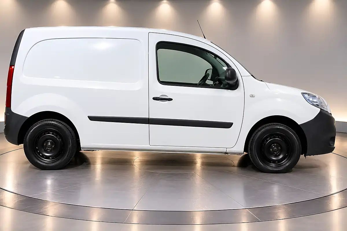 Used 2015 Renault Kangoo Mineral White - Interior and Exterior details 8