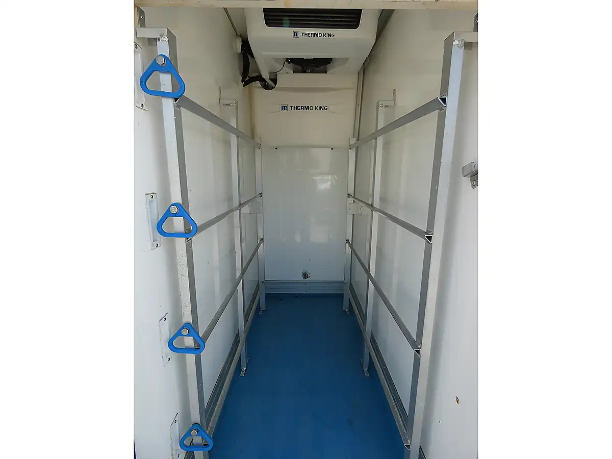 Used 2015 Renault Master Business White - Interior and Exterior details 11