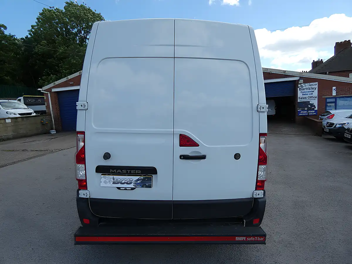 Used 2015 Renault Master Business White - Interior and Exterior details 14