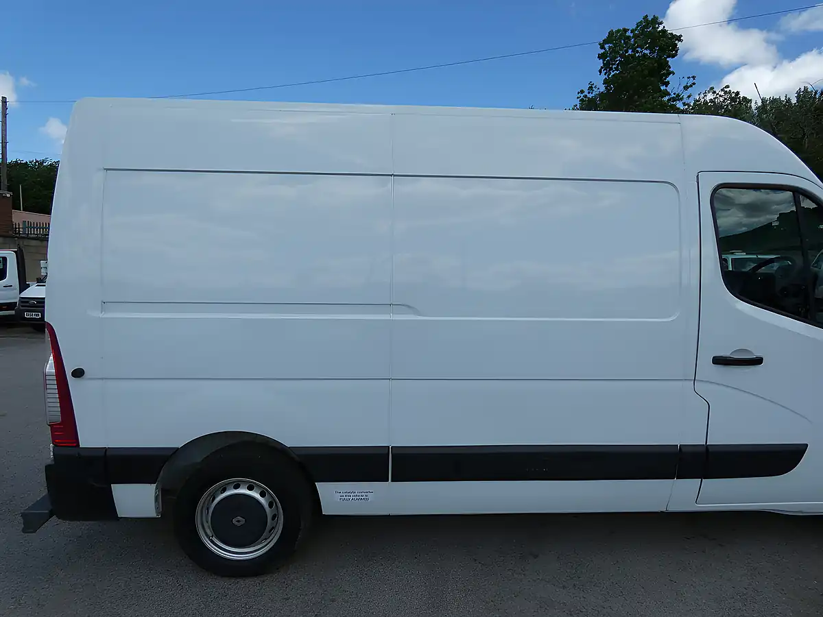 Used 2015 Renault Master Business White - Interior and Exterior details 15