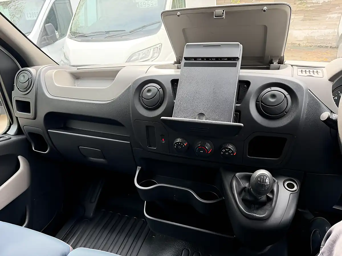 Used 2015 Renault Master Business+ White - Interior and Exterior details 17