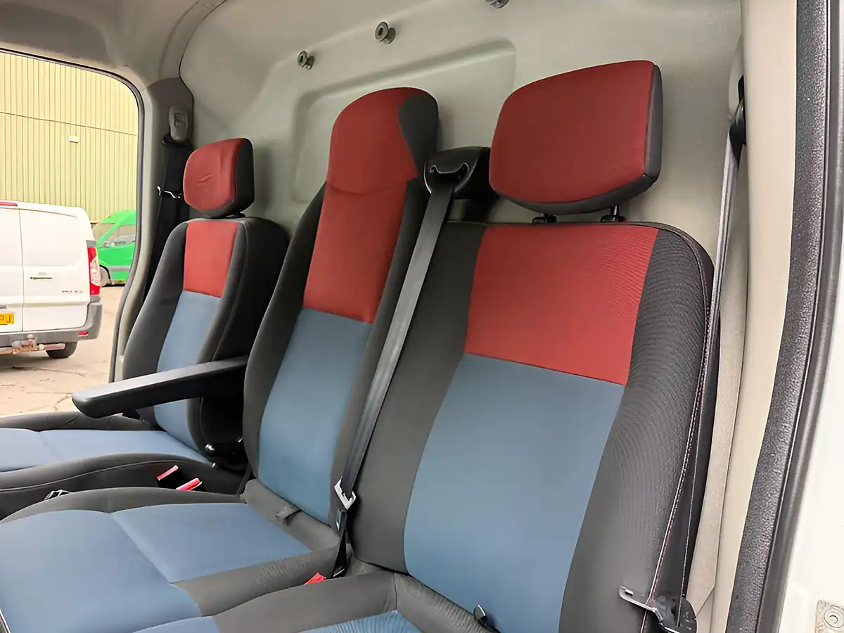 Used 2015 Renault Master Business+ White - Interior and Exterior details 19