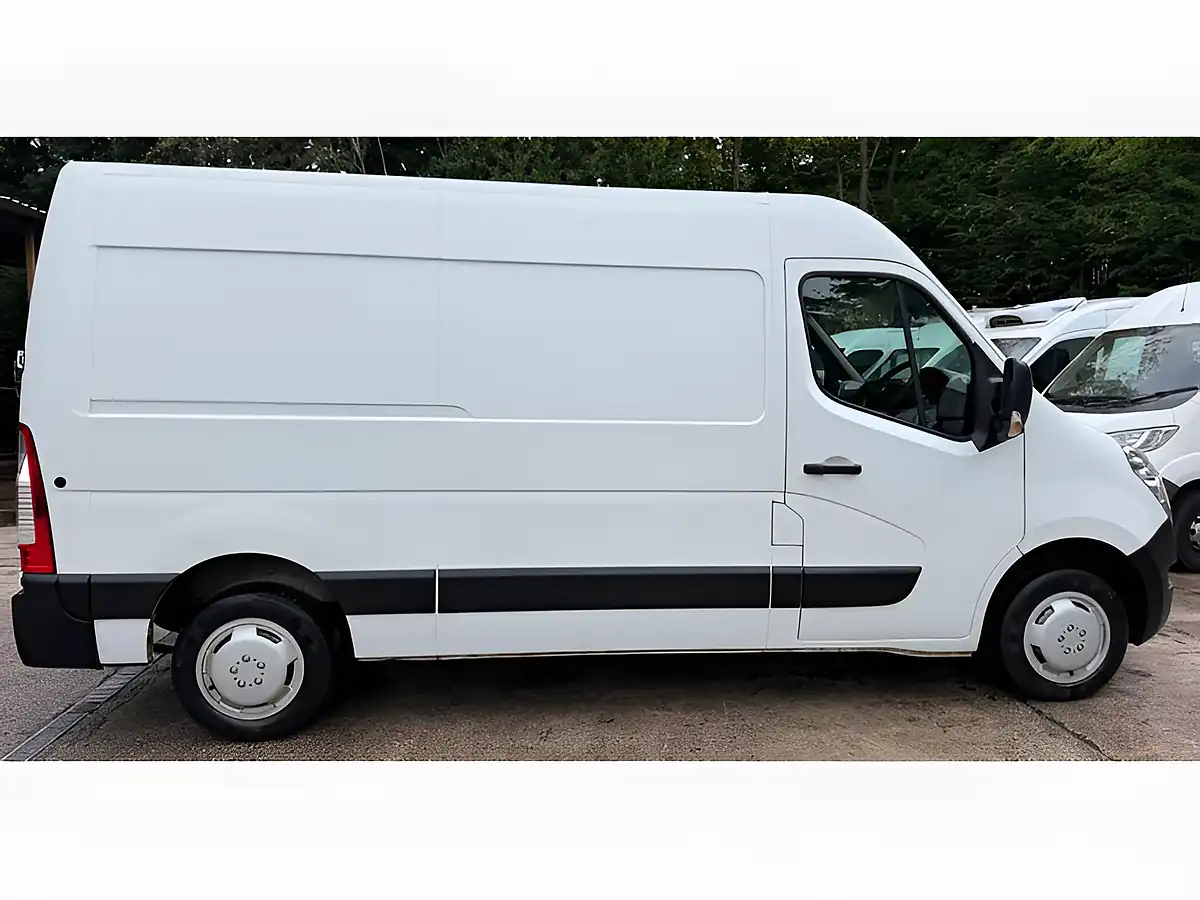Used 2015 Renault Master Business+ White - Interior and Exterior details 8