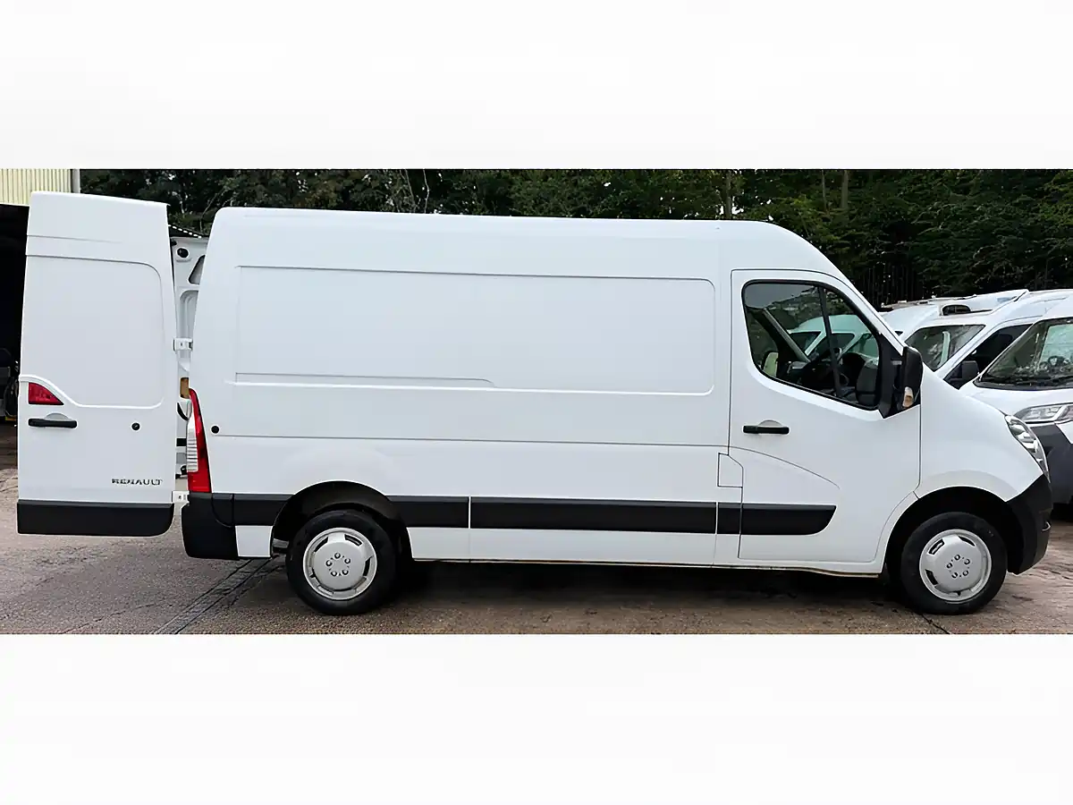 Used 2015 Renault Master Business+ White - Interior and Exterior details 9