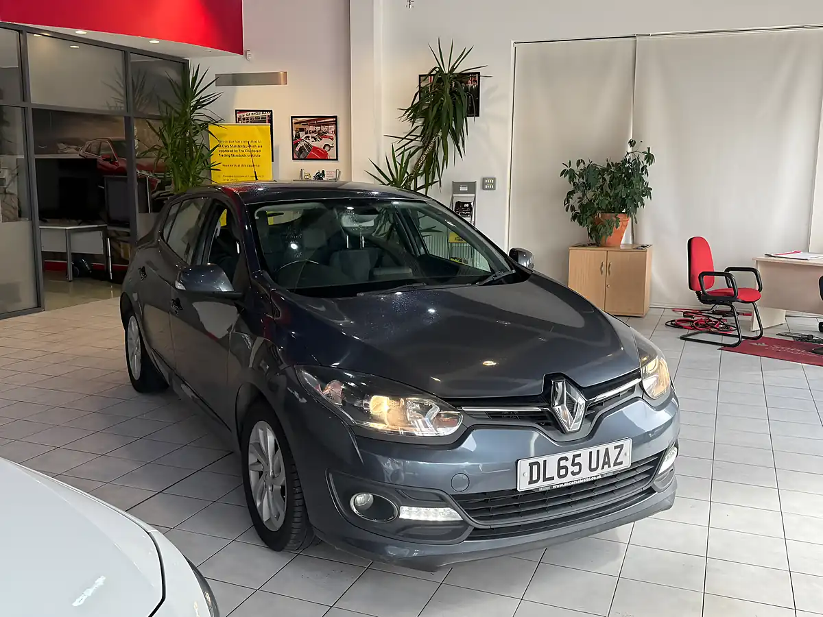 Used 2015 Renault Megane Dynamique Nav Grey - Front View
