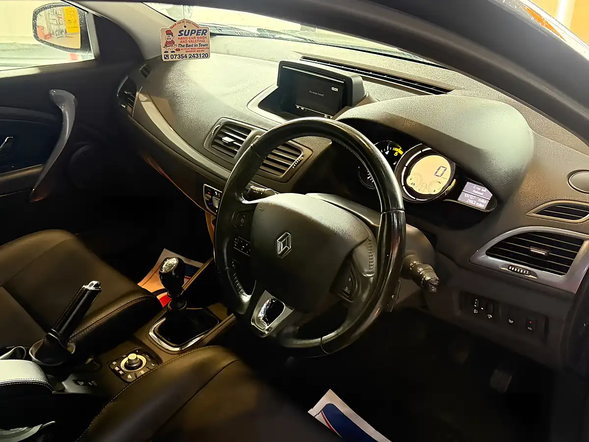 Used 2015 Renault Megane Dynamique Nav Grey - Interior and Exterior details 14