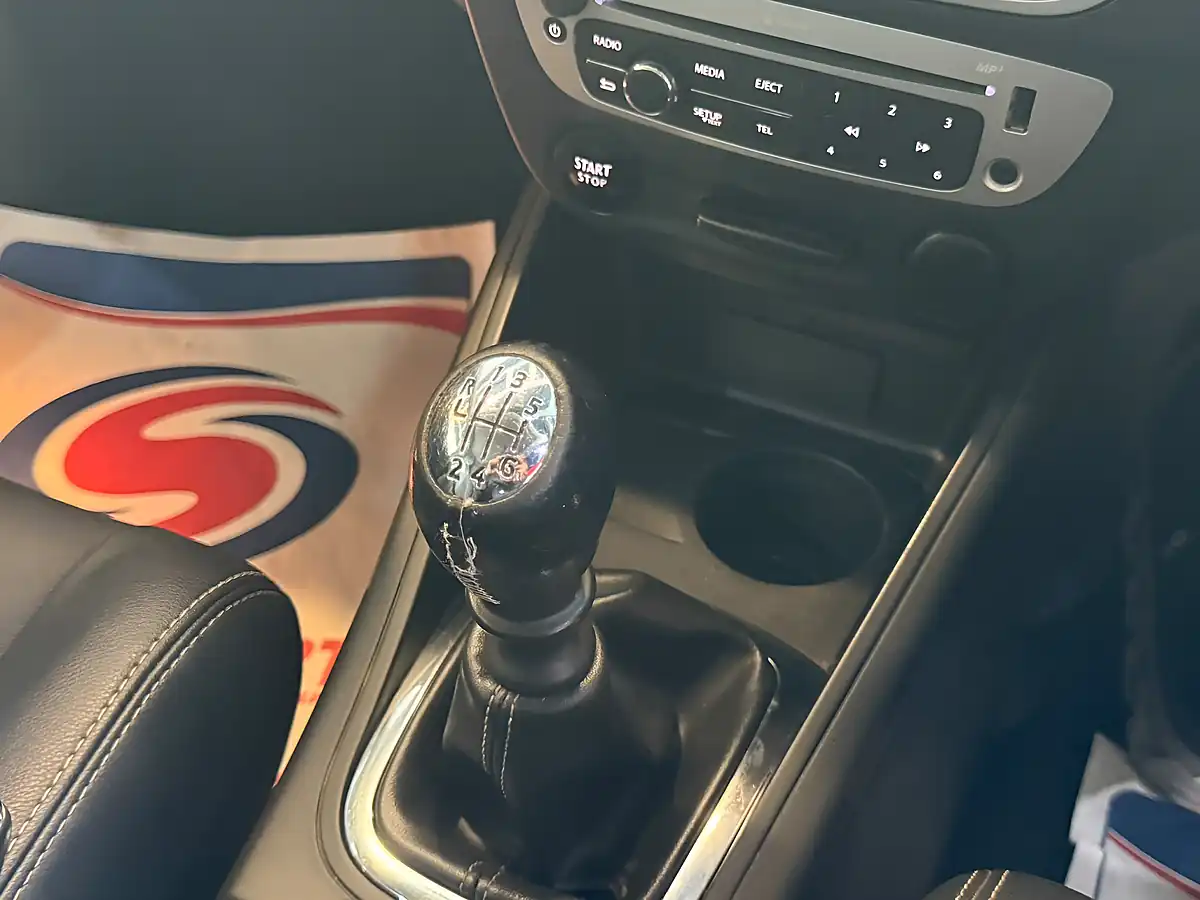 Used 2015 Renault Megane Dynamique Nav Grey - Interior and Exterior details 17
