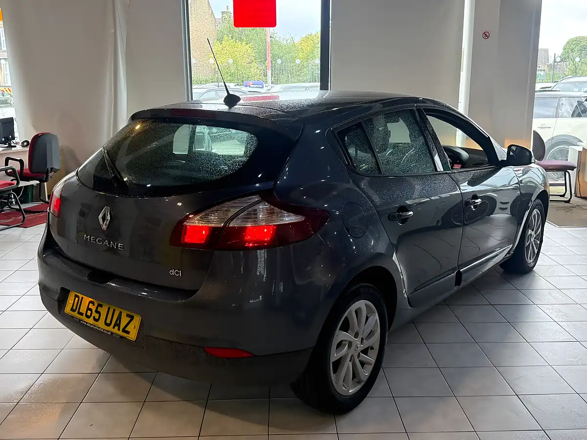 Used 2015 Renault Megane Dynamique Nav Grey - Interior and Exterior details 8