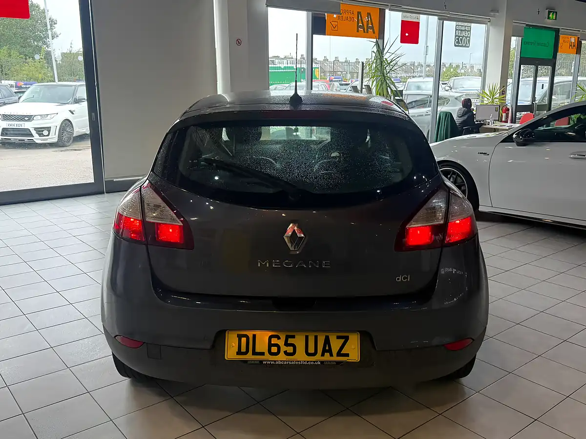 Used 2015 Renault Megane Dynamique Nav Grey - Interior and Exterior details 9