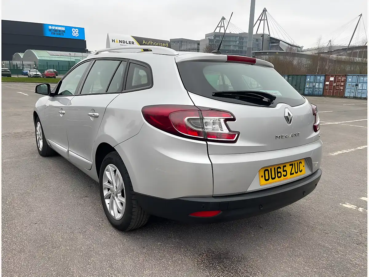 Used 2015 Renault Megane Dynamique Nav Sport Tourer Silver - Interior and Exterior details 6