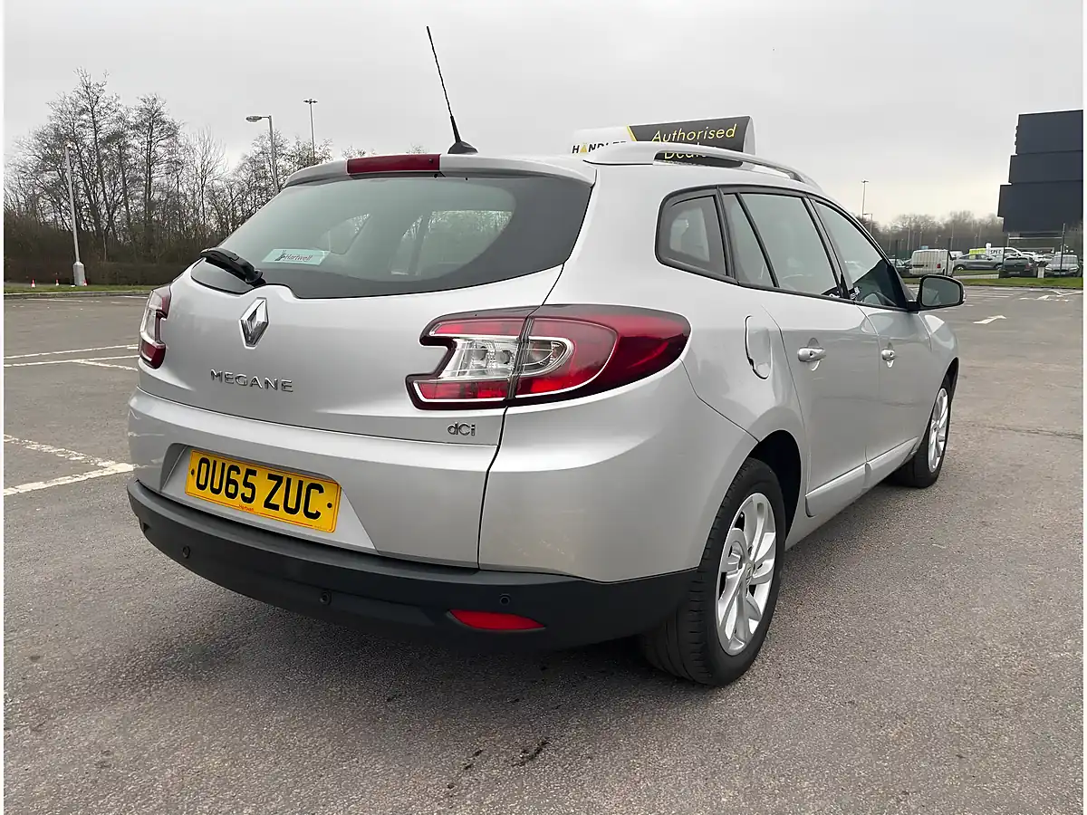 Used 2015 Renault Megane Dynamique Nav Sport Tourer Silver - Interior and Exterior details 8