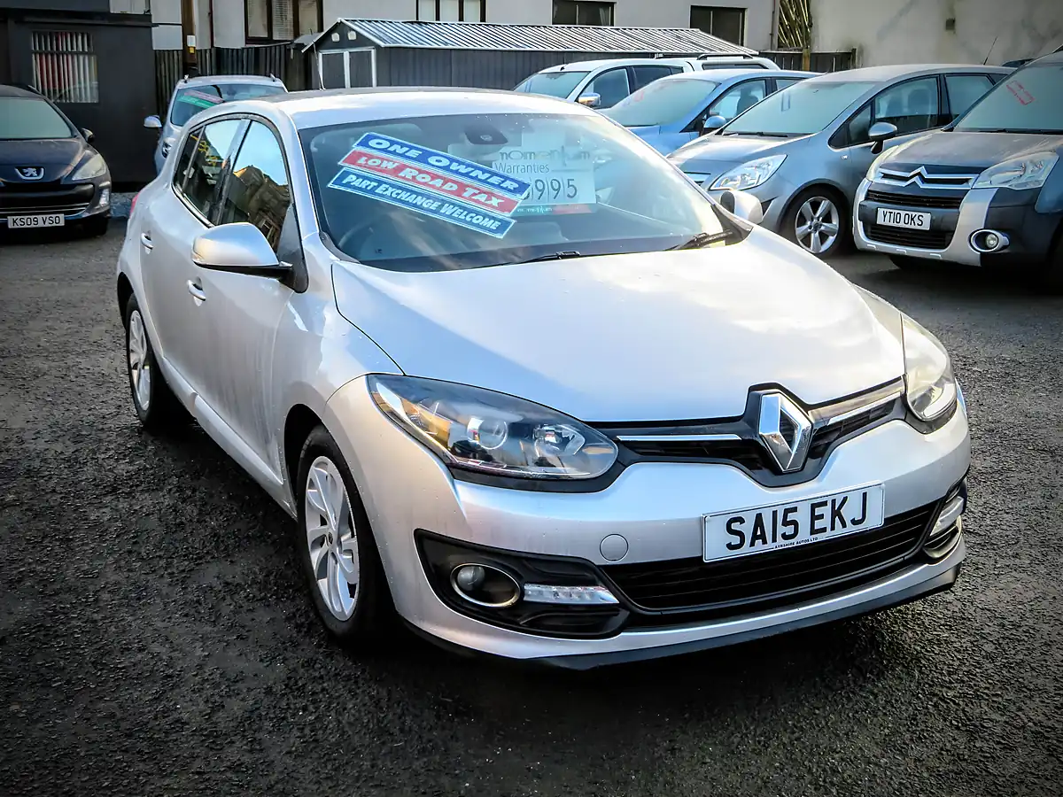 Used 2015 Renault Megane Dynamique Tom Tom Metallic Silver - Interior and Exterior details 10